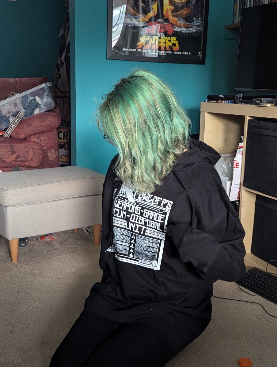 hoodie just arrived (⁠^⁠～⁠^⁠;⁠)⁠ゞ