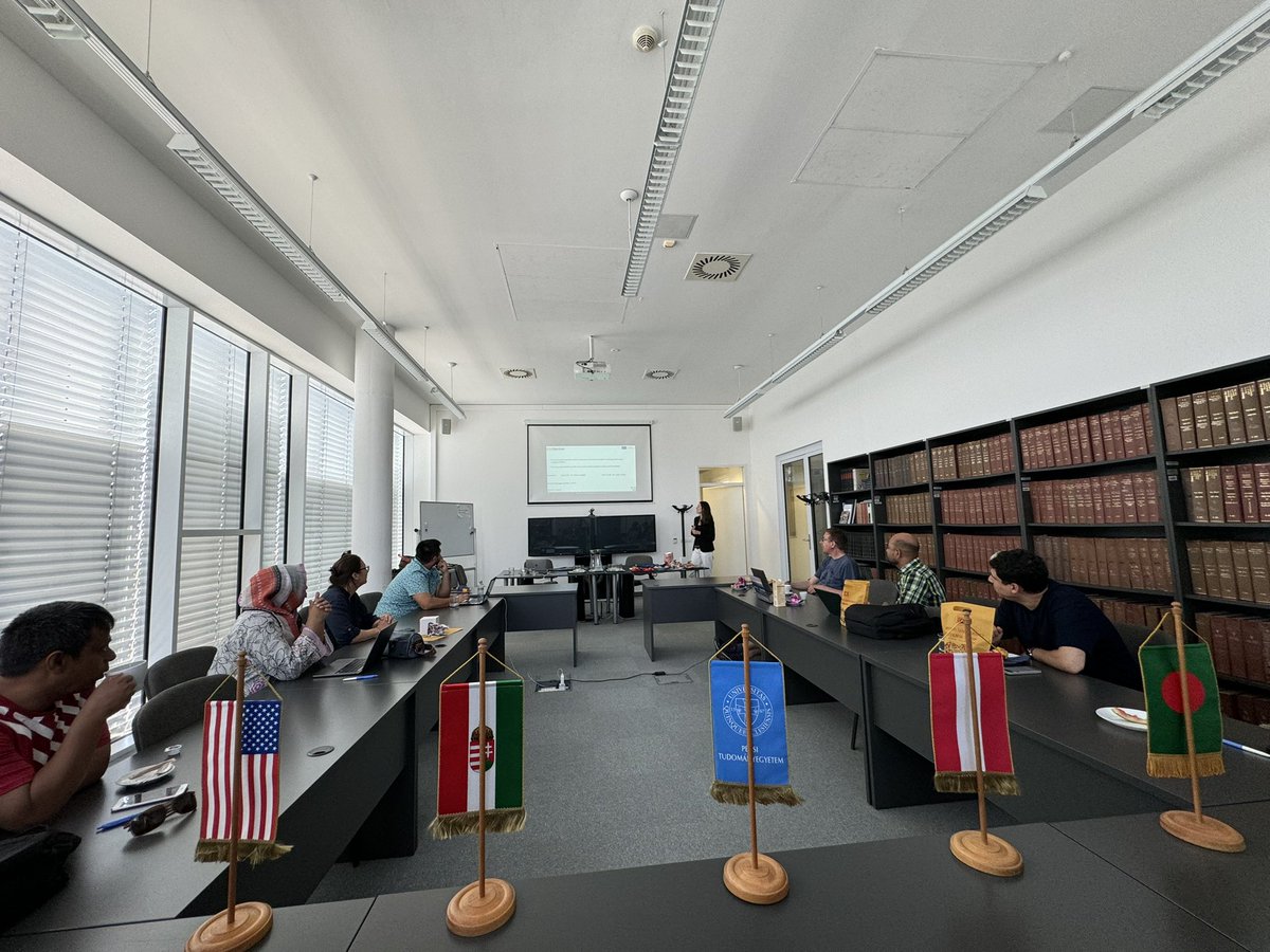 Second day of the #vectoract kickoff meeting in Pécs at the National Laboratory of Virology | we believe in cooperation without borders and limits. Next time in 🇧🇩, follow us and keep posted about our work to build sustainable solutions against #vbds 💪🦟