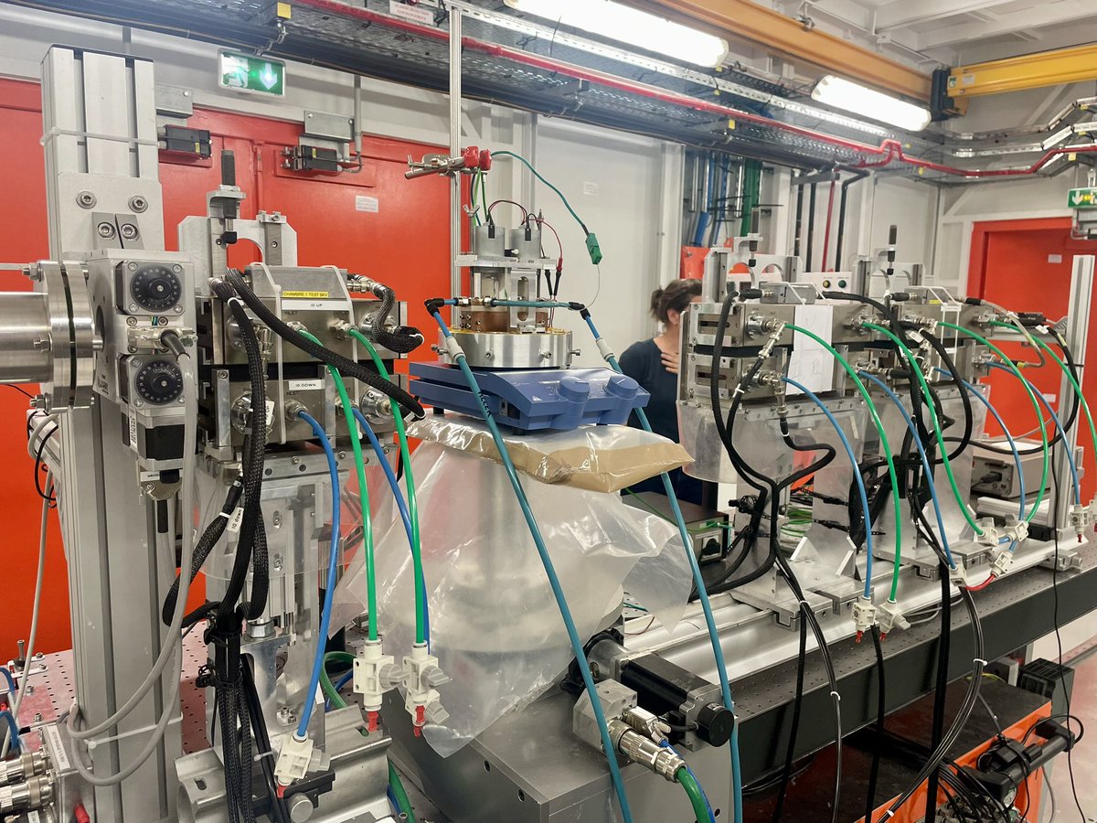 Despite some difficulties, enjoying a nice experimental session on Rock Beamline at <a href="/synchroSOLEIL/">Synchrotron SOLEIL</a>.  Exploring the mechanisms of Ni-Ru nanocatalysts formation by polyol synthesis !
