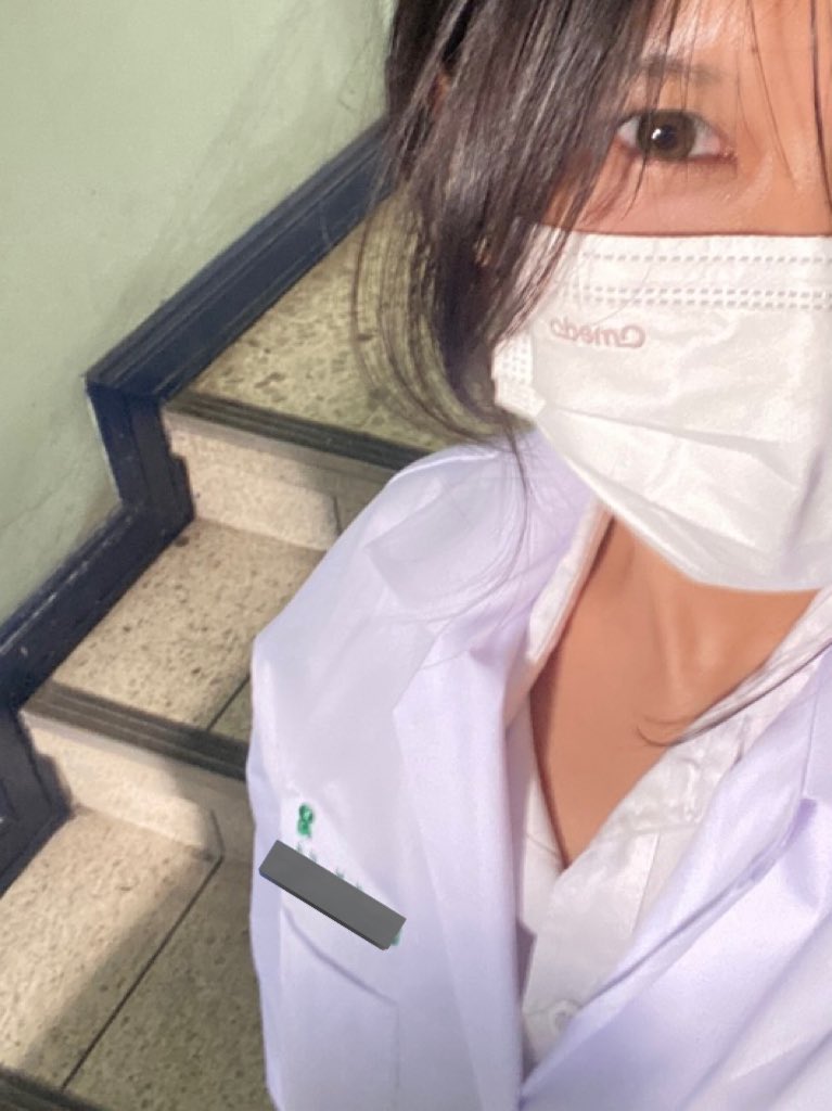 stdgminibear's tweet photo. ปีสองผ่ากลอสแล้ว ผ่าเกือบทุกวัน ต้องอ่าน lab guide ไปก่อนด้วย เพราะเดี๋ยวอาจารย์สุ่มถามแล้วจะตอบไม่ได้😭😭 สมองบวมบูสๆๆๆไม่อ่อมๆๆๆ https://t.co/6HVRqkOkla