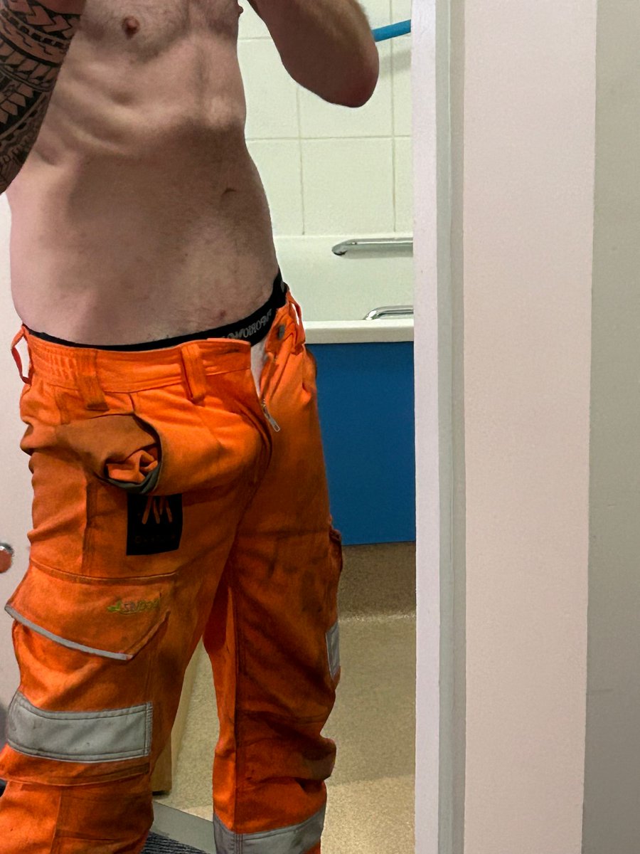 MannyAlt24's tweet photo. Who's sucking me after work then? #gay #gaytradie #hornedup #suckme https://t.co/5JR6UjicWp