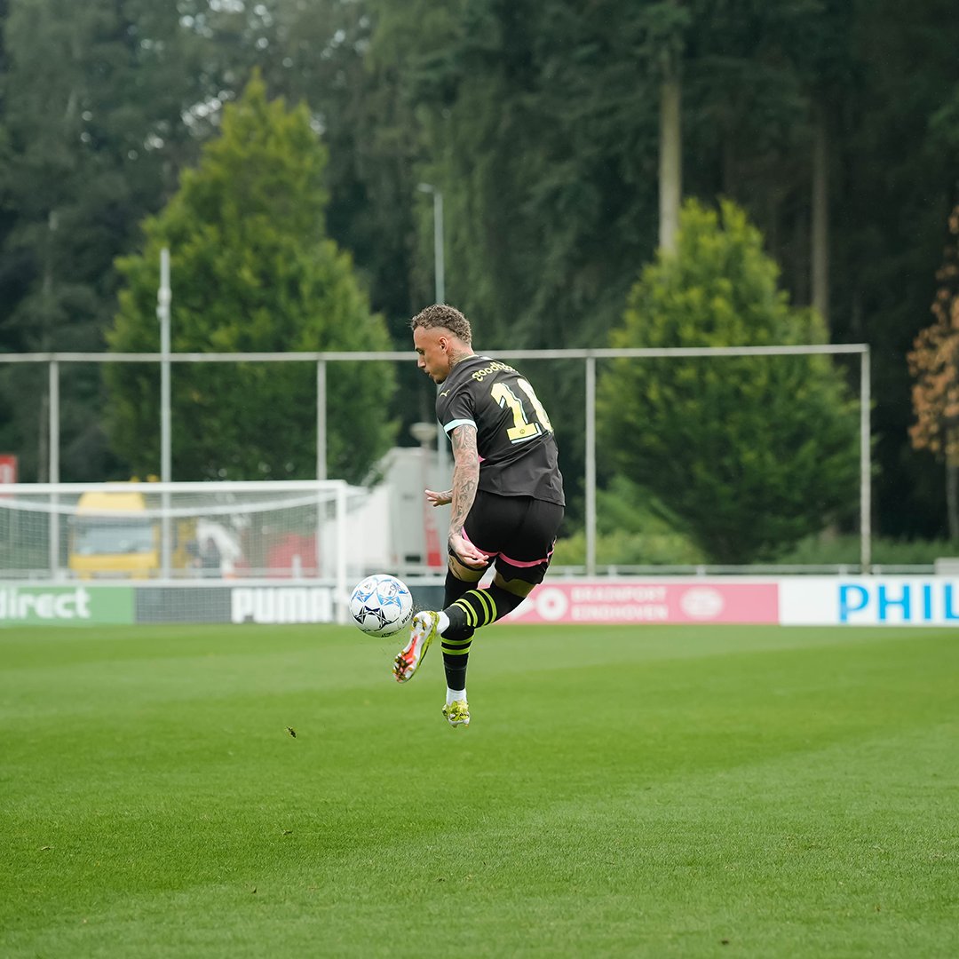 PSV's tweet photo. A special match β¨
#PSVCLU https://t.co/eyuUFrFhtL