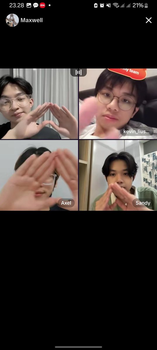 kaylaa48_'s tweet photo. Maxwell dan pasukan nya #Maxwell #maxwellbangkit #sandy #AXELOTS #kevinliusbong https://t.co/7ZDENi2QcD