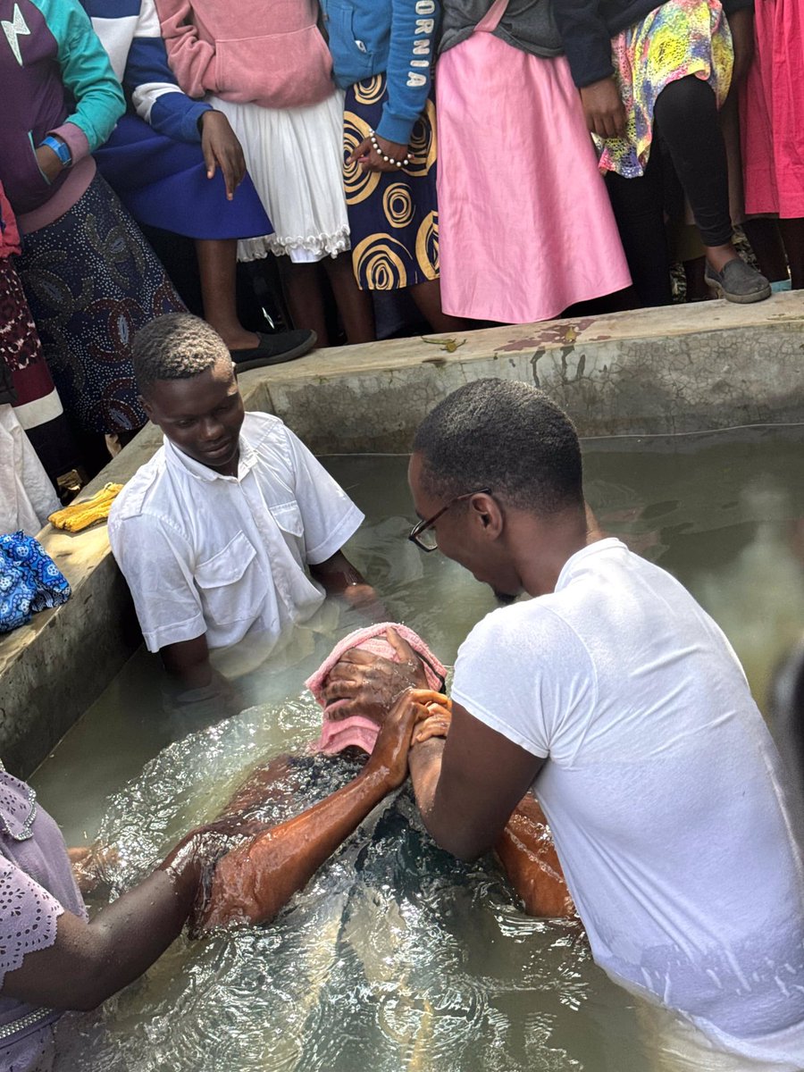GYCAfrica's tweet photo. 37 people were baptized today to the glory of God! 😍❤️👏🏻🙏🏻

This follows the GYC Africa-ECD Homecoming Mission in Kali, Kenya!

Here is the beginning of a new life in Jesus Christ as these born-agains were filled with indescribable joy, power and the Holy Spirit.

#GYCAfrica2024 https://t.co/M2zCDVpYyT