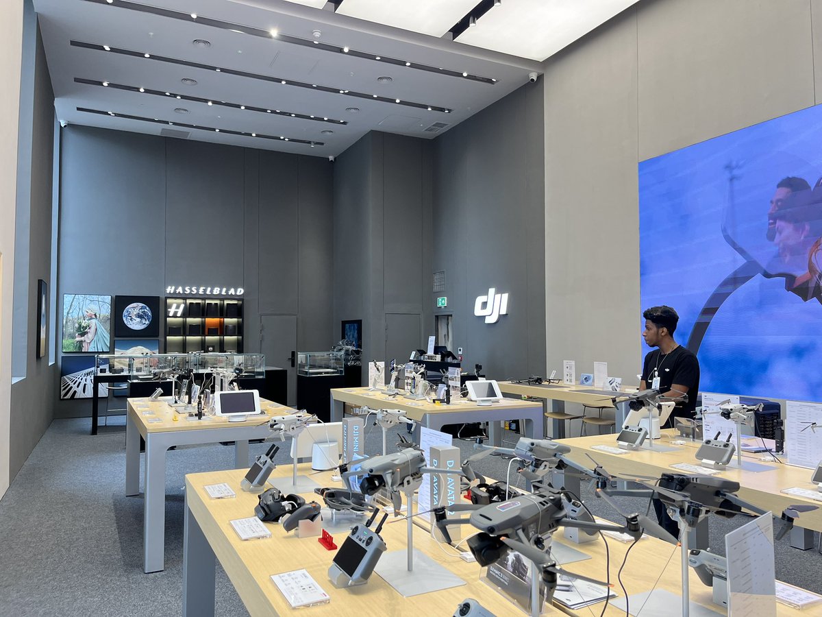 fly_byguy's tweet photo. I paid a visit to the @DJIGlobal @Hasselblad store in London. 
No Enterprise drones or accessories, but a nice store nonetheless. 
@DroneXL1 https://t.co/uuKhItfDin