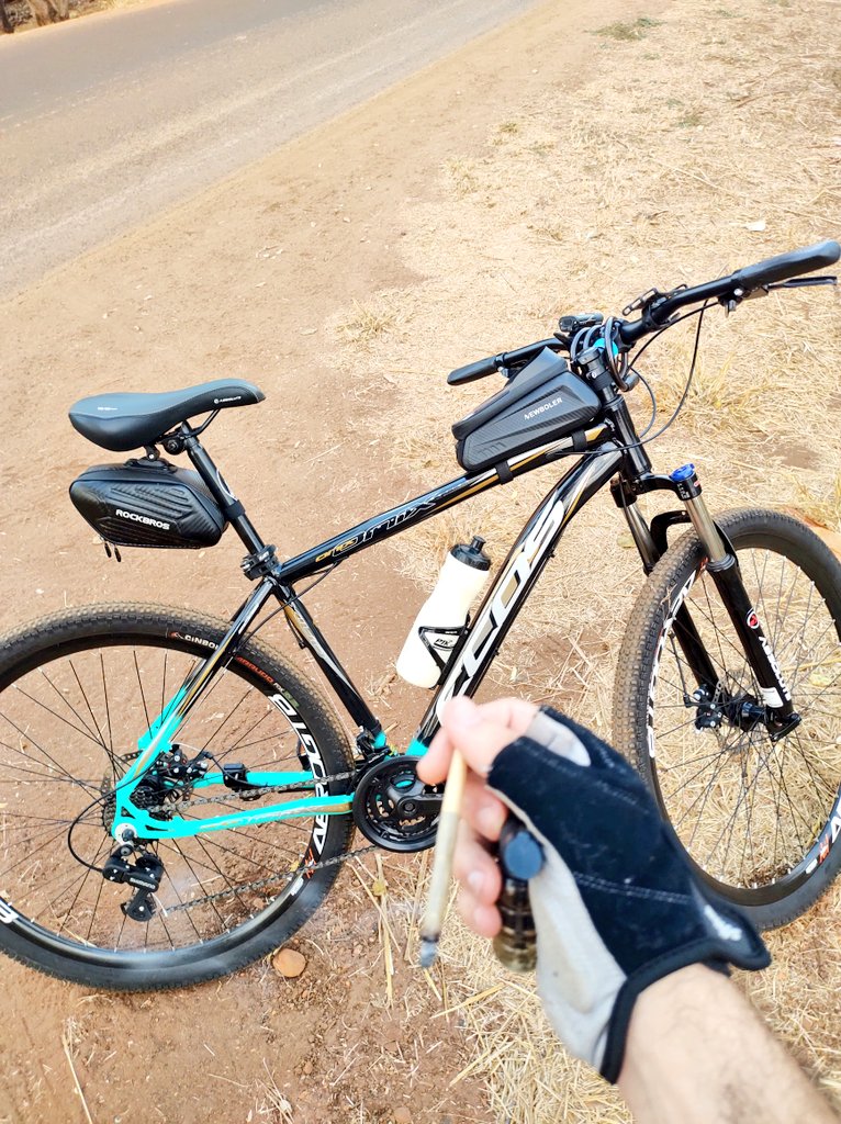 _0_farma's tweet photo. Rolezinho de bike no porto.
#bike #ciclismo #cyclisme #bicycle #prensado #maconha #descriminalização #f1 #joint #baseado #marijuana #weed #brisa #mala #marofa  #joints #pren #Canabis #Skank #CannabisCommunity #THC #CBD #cannabisculture #stoner #Maconheiro #Skunk #beck https://t.co/0TdekTnugj