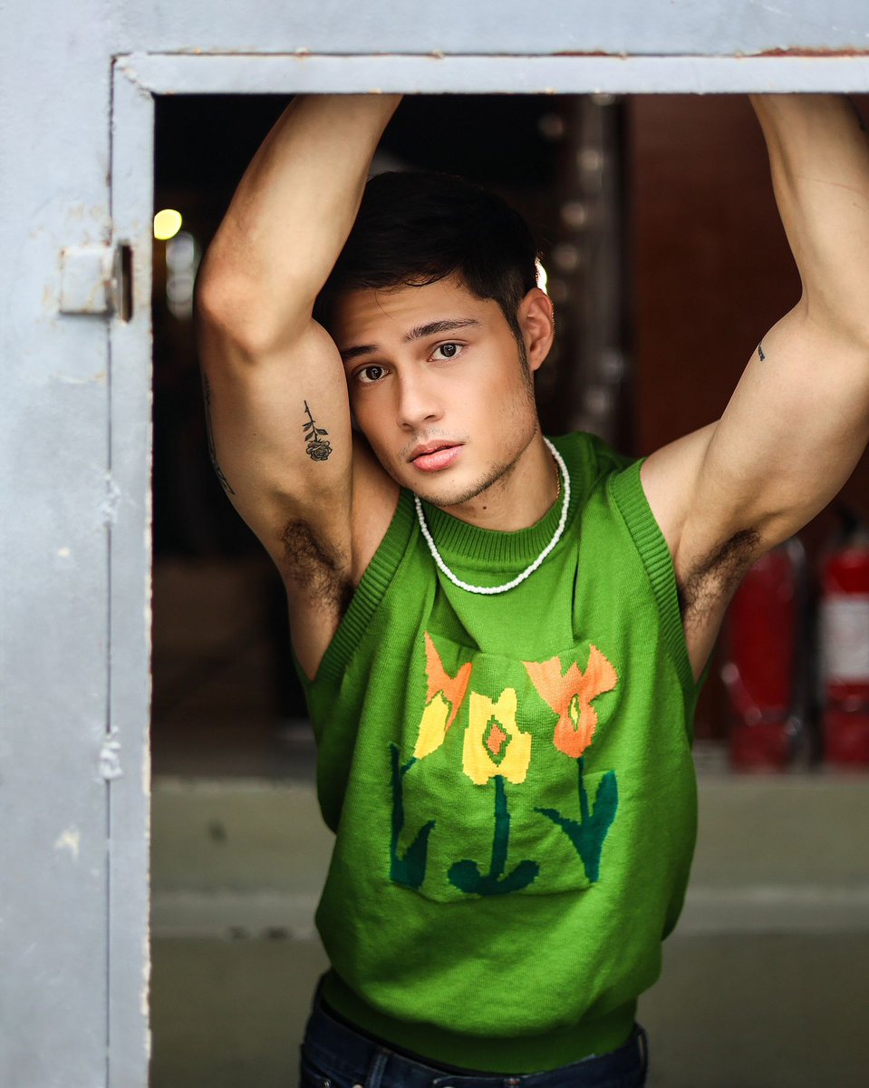 yummyboyssite's tweet photo. Kilikili palang ni Papi Rhys, Ulam na 🤤😋 https://t.co/rpHHjh0tSA