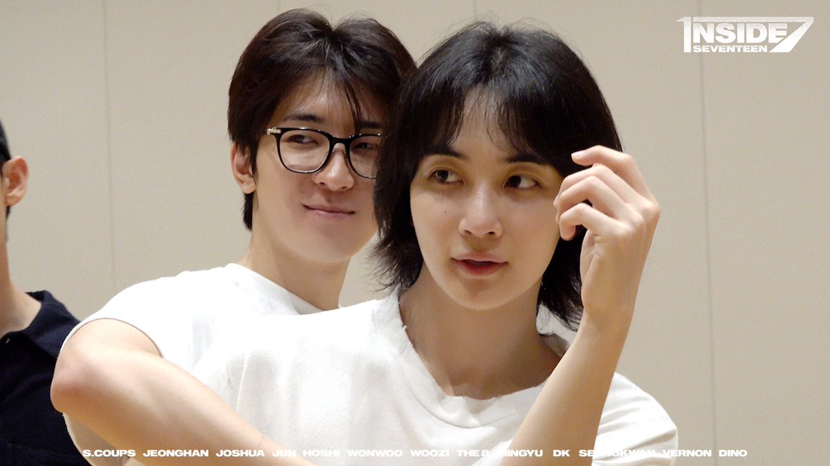 Inside Seventeen gave us a sneak peek into their Dance Practice Sketch, and had a blast every step of the way. And just like that, with the mesmerizing melody of 어젯밤 (𝐺͟𝑢͟𝑖͟𝑡͟𝑎͟𝑟͟ 𝑏͟𝑦 박주원), everything becomes clear. ꪉ 🏛️🎞️