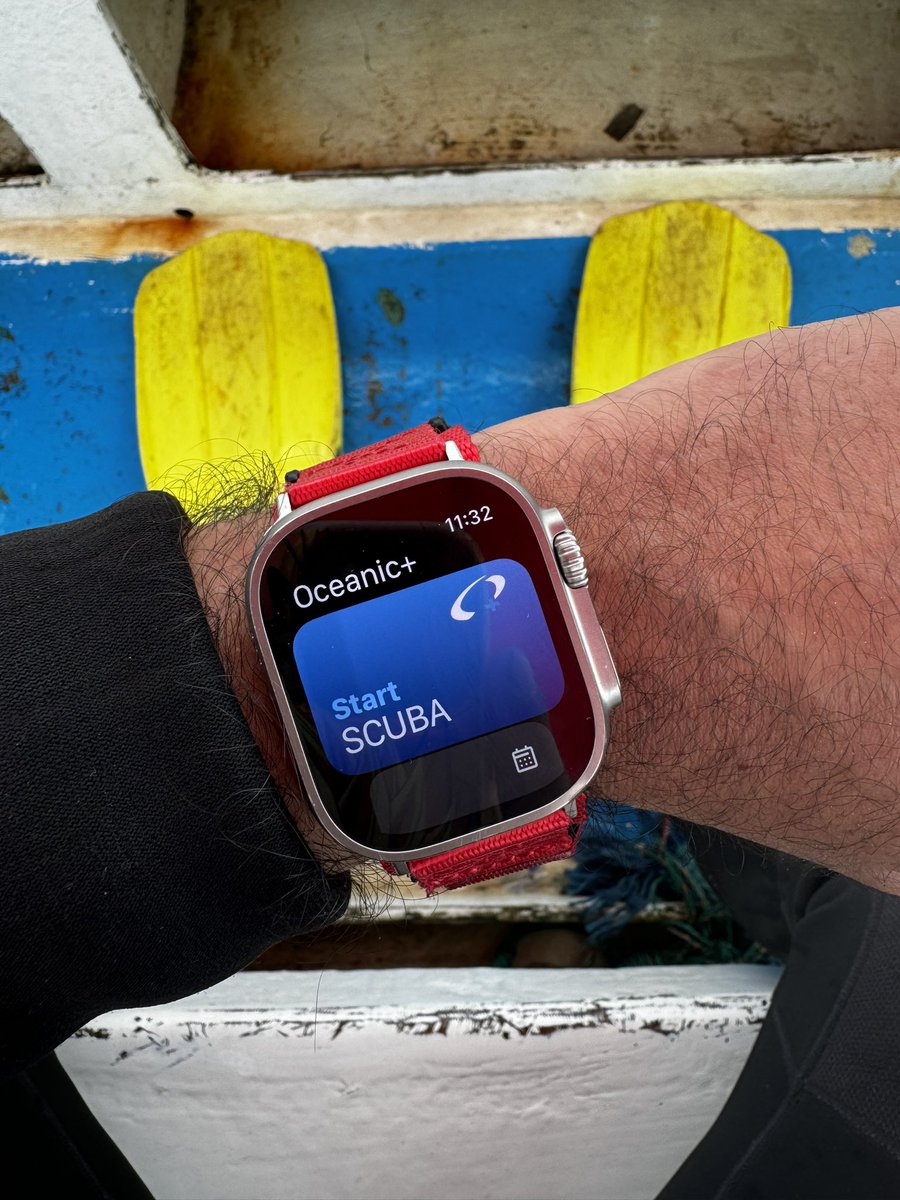 AbogadoFeroz's tweet photo. Estrenando ordenador de buceo, ya vengo. 🤿🤟🏽 #FunDiving https://t.co/0uwEQotUln