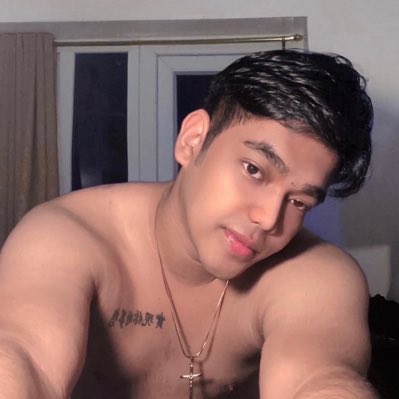 superjohnrey's tweet photo. #NewProfilePic https://t.co/Rae3scCln5