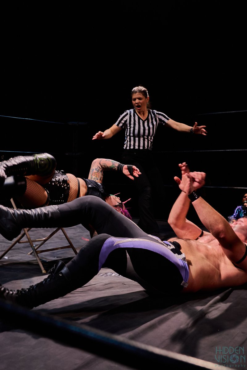 LuchaLibreLaugh's tweet photo. Referee Alice's face says it all. The crowd was horrified to see Cody Devine take the championship from Heidi Howitzer. See what comes next for both wrestlers on Friday, August 2nd. Get your tickets today at https://t.co/wU9uModXJX https://t.co/BGgD0tT5iG