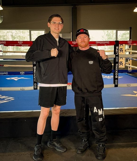 medicenmando's tweet photo. Con la bendición del Canelo se tiene que ganar hoy.

Puro pinche #TeamElMariana https://t.co/fUBzyqWFs0