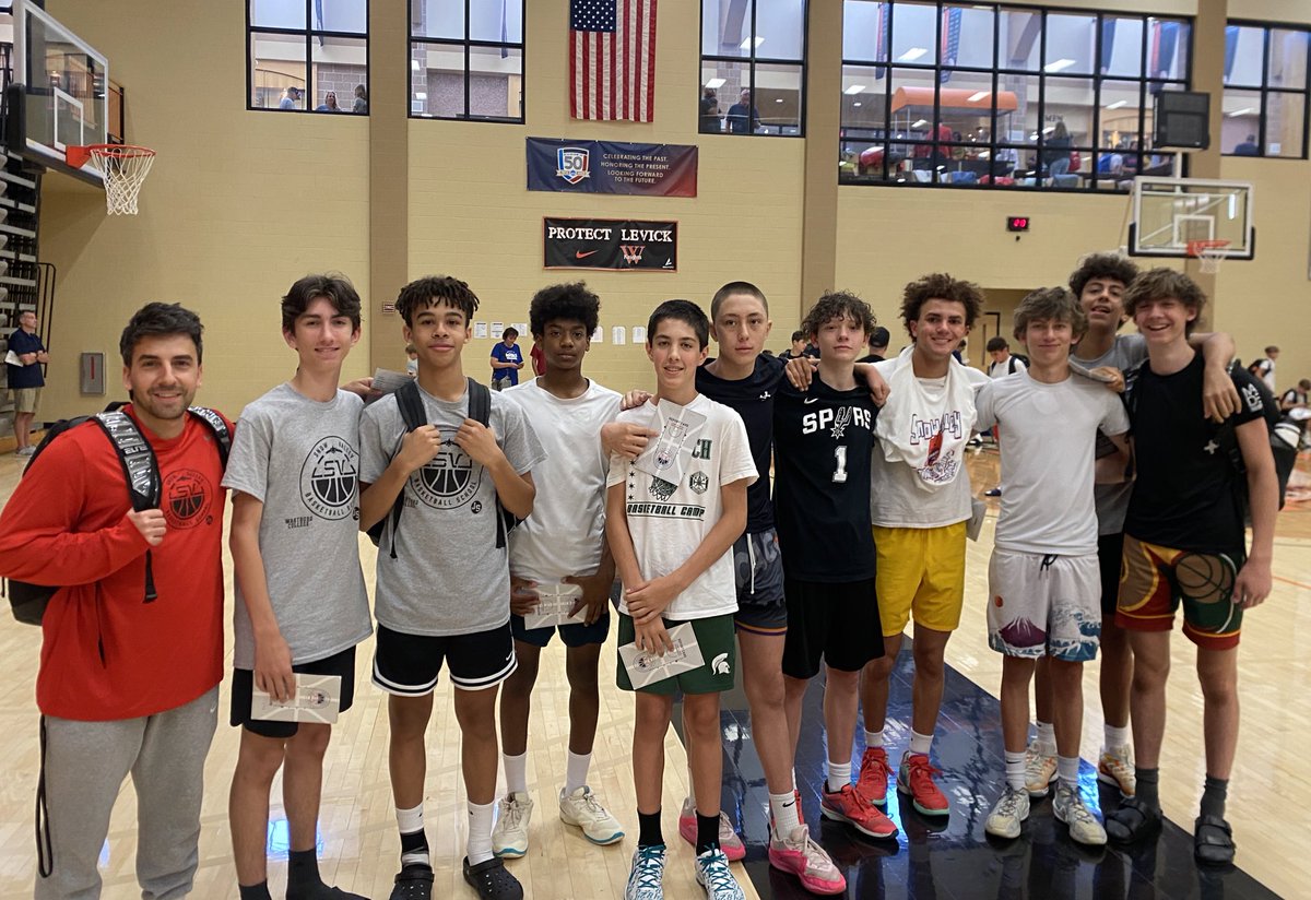 Coach_Libreros's tweet photo. . @LaneTechHoops was at @SnowValleyCamps this week. Everyone getting better this summer https://t.co/jiRJD6EDI3