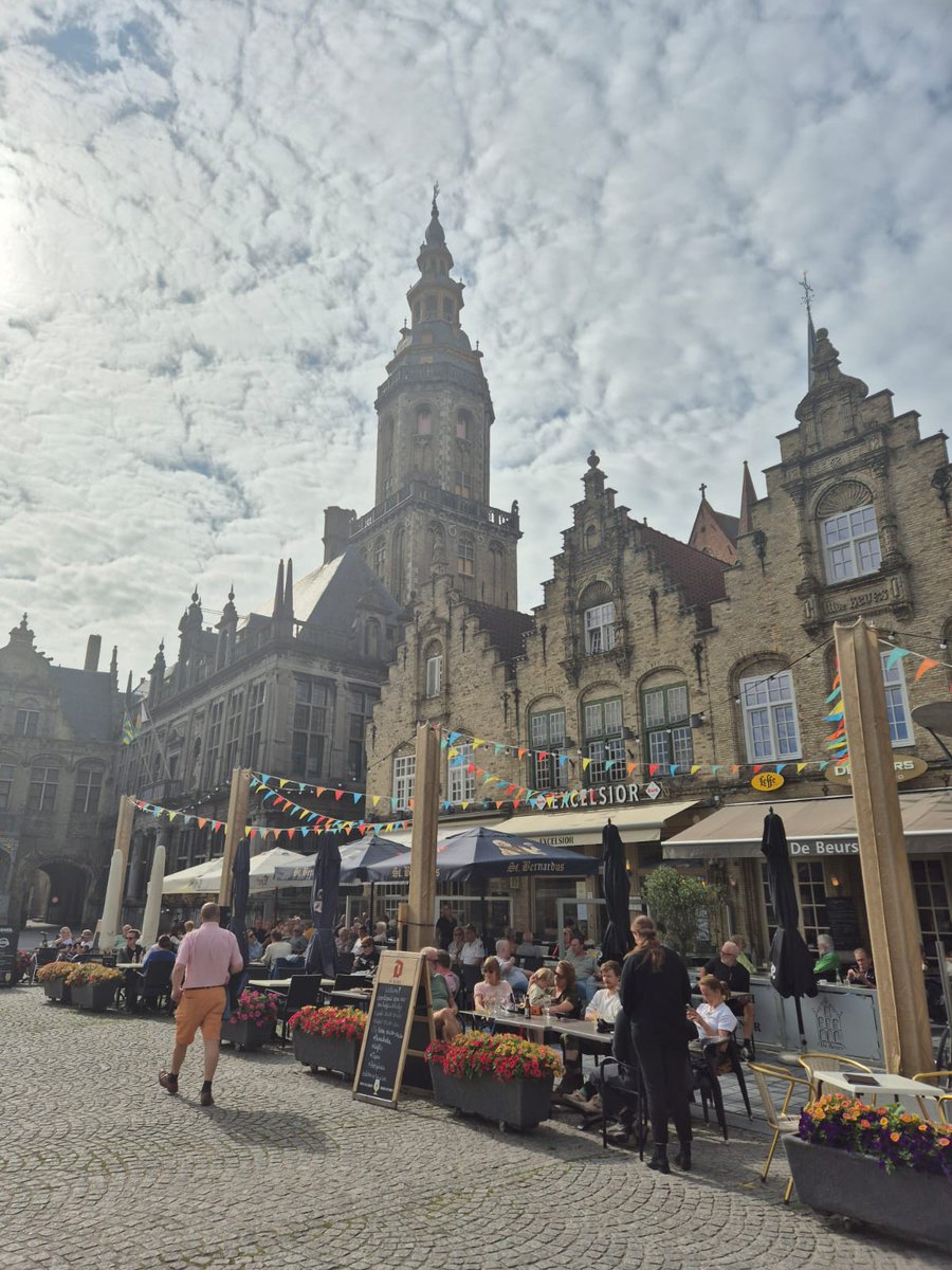 RHSHumanities's tweet photo. Beautiful evening in Veurne 🇧🇪 #BattlefieldsRHS2024 #TeamHumanities https://t.co/mm4YzQJR4v