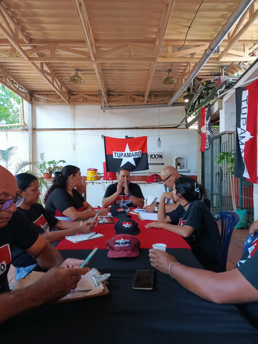 No podemos darnos el lujo de tener desaciertos entre nosotros. Todos debemos manejar el lenguaje revolucionario, así los dijo <a href="/fjsRebelde/">FrederickMRT</a> durante reunión de la DRO para afinar estrategias camino al 28J. 

<a href="/NicolasMaduro/">Nicolás Maduro</a> 
<a href="/WBenavides_MRT/">Williams Benavides</a> 
<a href="/TupamaroMRT_/">Movimiento Revolucionario TUPAMARO Vzla.</a> 
<a href="/OrienteMRT_/">Bloque_OrienteMRT</a>