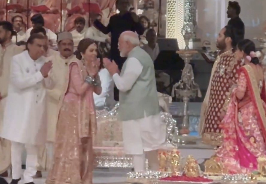 मुझे किसी व्यक्ति के शादी में आने जानें से कोई दिक्कत नहीं है लेकिन जब दोस्ती के नाम पर बीएसएनएल को बर्बाद किया जाता है तो मुझे गहरी पीड़ा होती हैं। #Port_in_BSNL