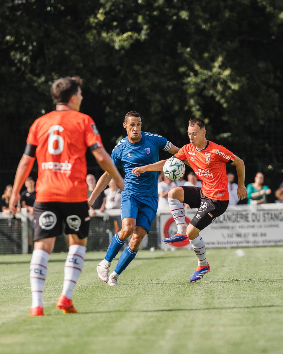 FCLorient's tweet photo. 5 minutes à jouer dans ce premier acte. Les Merlus se montrent plus incisifs mais ne trouvent pour le moment pas la faille.
40' I 0-0 I #USCFCL https://t.co/pBczcSABB1