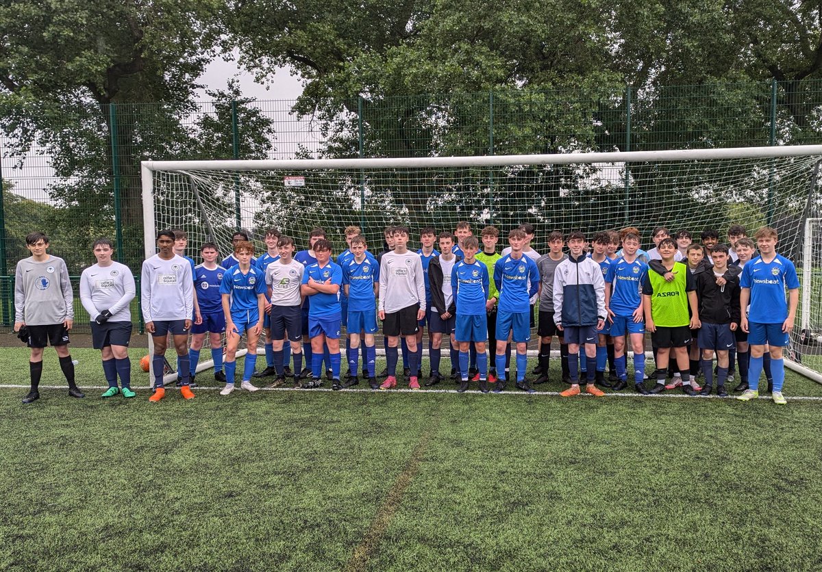Superb little friendly this afternoon <a href="/WooltonJuniorFC/">MSB Woolton FC</a> vs Braddan FC from the Isle of Man.  Great set of lads and coaches. Pleasure to have met them &amp; been part of the game. 

Thanks to <a href="/SimpsonFC_/">Football at Simpson</a> for helping us welcome them ⚽👏