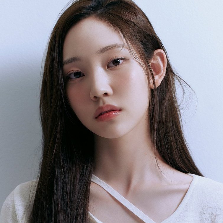 GLOBALYOUNGSEO's tweet photo. [RUMOR] 240714

YOUNGSEO recently joined a new company and is now an official trainee.

#YOUNGSEO #영서 #LEEYOUNGSEO #이영서 https://t.co/LKsn9TwQMx