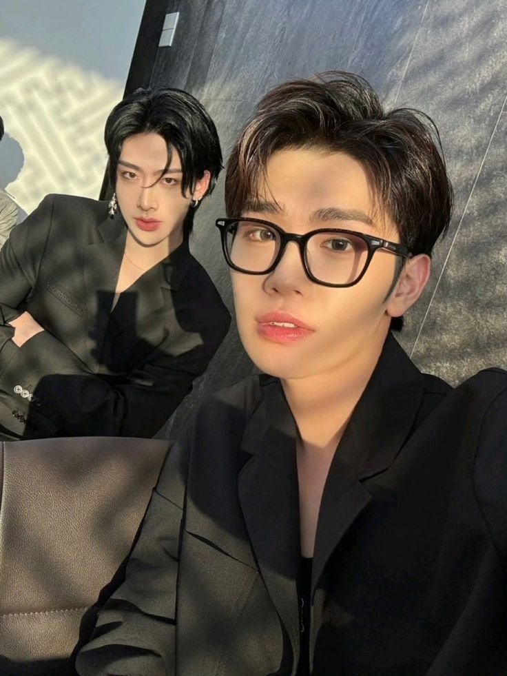 ZB1_ARISTOCATZ's tweet photo. 💌 wishing our shining main vocal kim taerae a very joyous and happy birthday 🥳 we love you taerae and i cannot wait to see what the future has in store for you 🥹🩷

ROCKSTAR TAERAE DAY 
#HAPPYKIMTAERAEDAY 
#OurLittleRockstarKimTaerae 
#더바랄게없는_태래의_생일 https://t.co/YdDVycSgCY