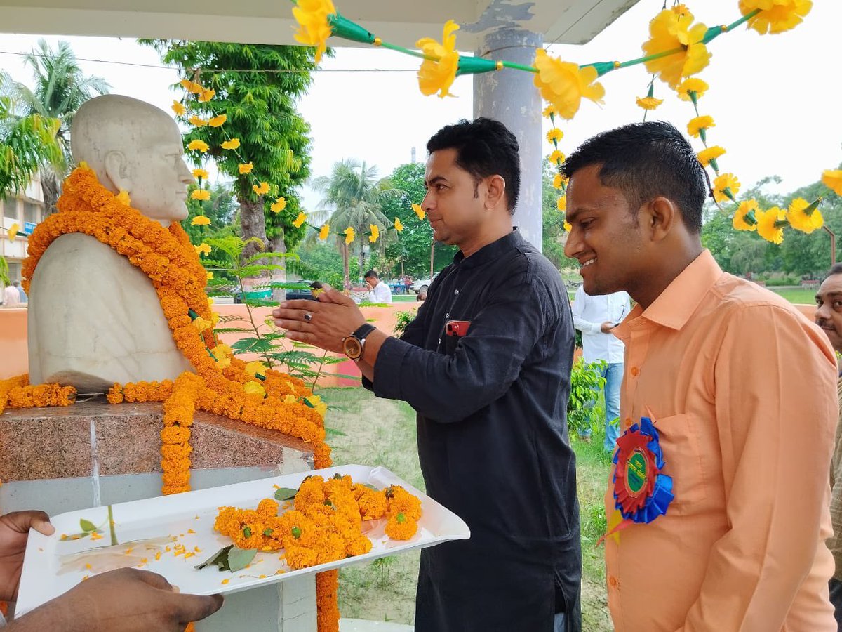 Dhurjati86's tweet photo. लक्ष्मी नारायण महाविद्यालय के समस्त परिवार को स्थापना दिवस की बधाई 🙏🌹
#Bhagwanpur
#LNC https://t.co/Jf5ErrOoKa