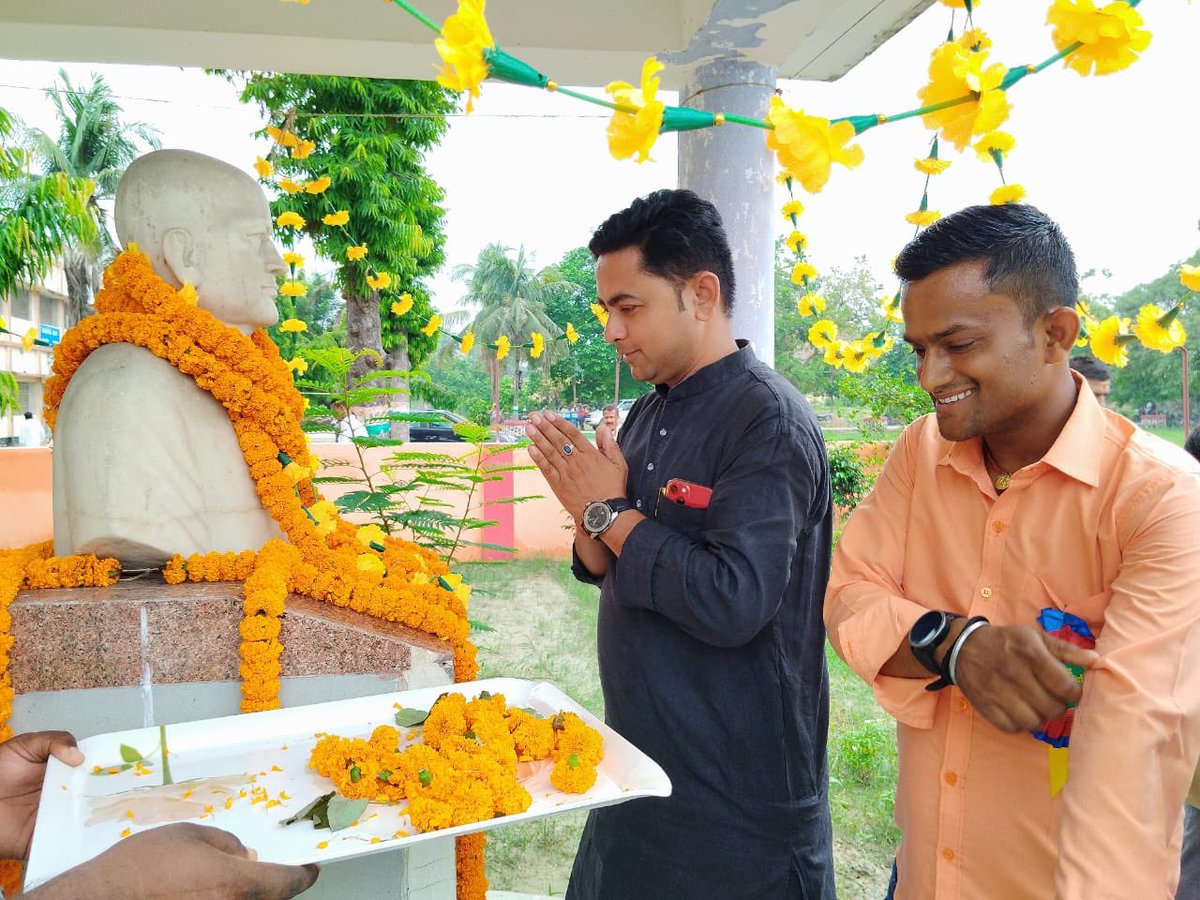 Dhurjati86's tweet photo. लक्ष्मी नारायण महाविद्यालय के समस्त परिवार को स्थापना दिवस की बधाई 🙏🌹
#Bhagwanpur
#LNC https://t.co/Jf5ErrOoKa