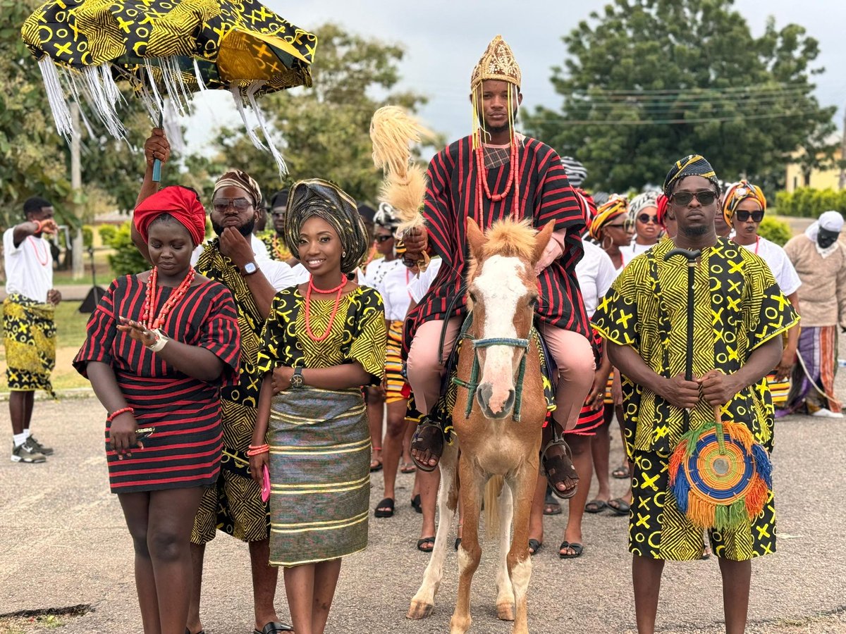 Nursebassey_'s tweet photo. NYSC carnival day https://t.co/WlCigxJR7W