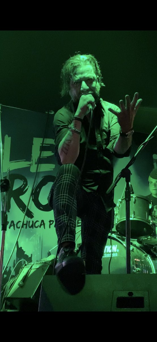 Gilcharito's tweet photo. A festejar  #DiaMundialDelRock
Let’s Rock… Yes it is 🎸 https://t.co/oMOqQP0eEK
