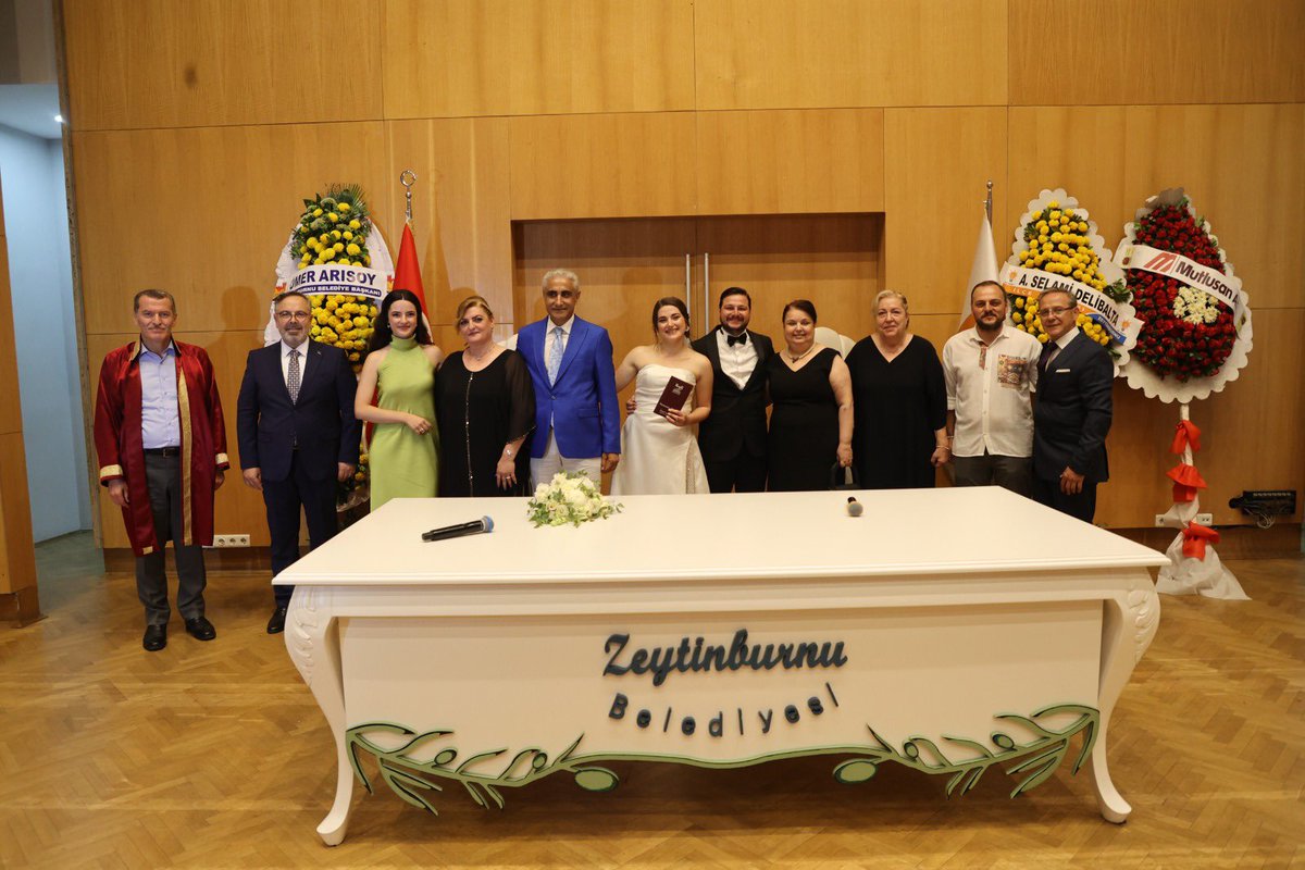 Tosun ve Yakalı Ailelerinin kıymetli evlatları Ahsen ile Atakan kardeşlerimizin nikah akdine şahitlik ettik.

Genç çiftimize iki cihan saadeti diliyorum.