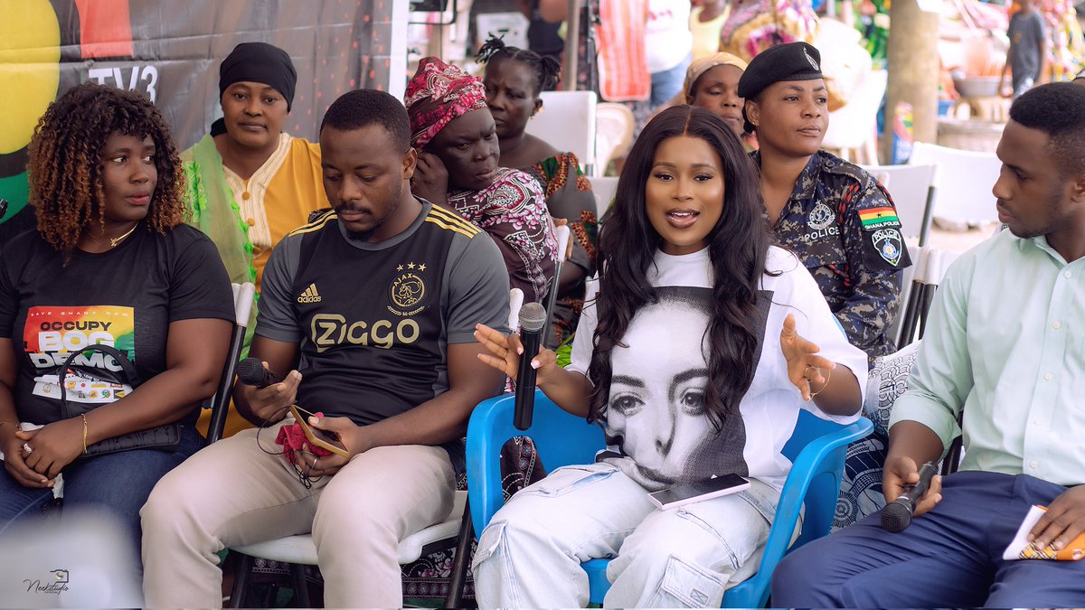 berlamundi's tweet photo. The calm before the storm..... #CommunityManifesto on #TV3NEWDAY 
📷: @neekstudio_ https://t.co/FbR73g3YiW