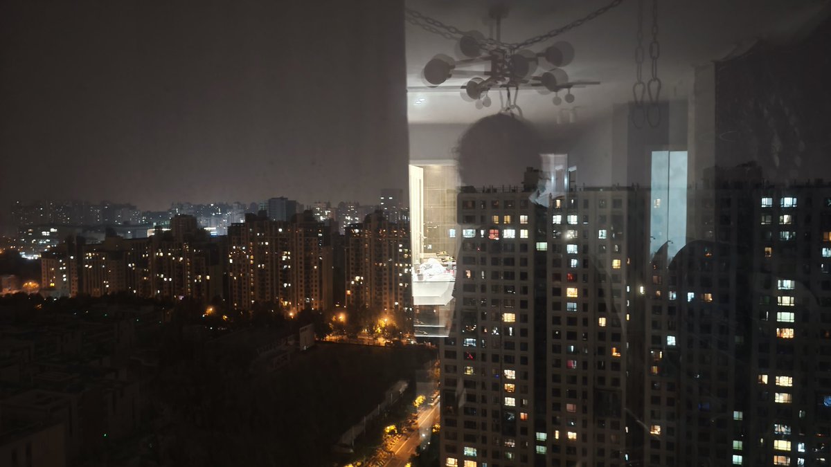 让我再看你一眼，从南到北。
没有人，比我更爱这里。
再见，再不见。
从此，相忘于江湖。 https://t.co/ve421DvFA9