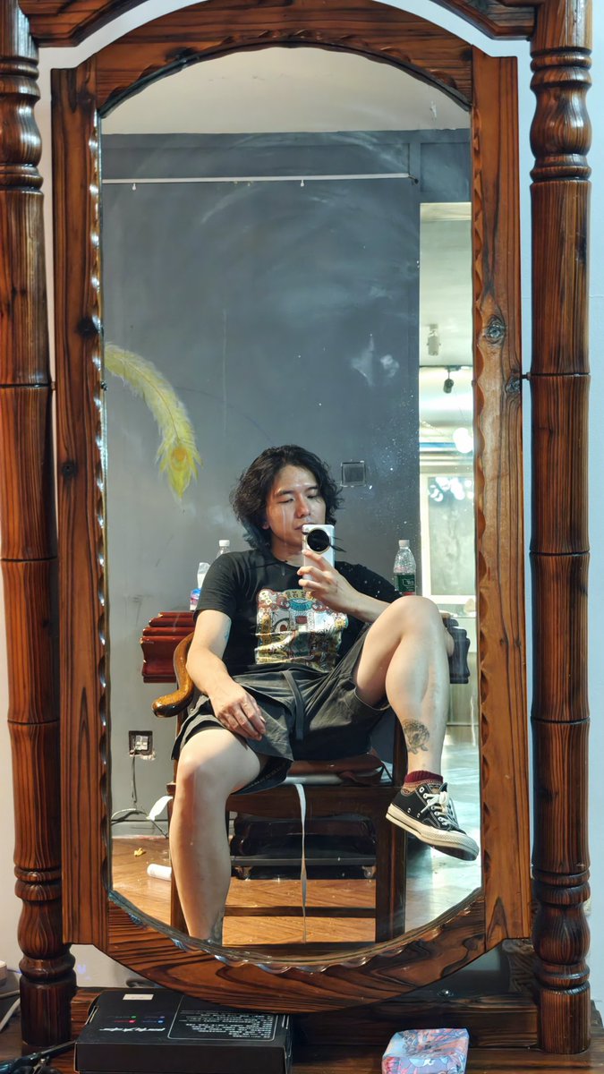 让我再看你一眼，从南到北。
没有人，比我更爱这里。
再见，再不见。
从此，相忘于江湖。 https://t.co/ve421DvFA9