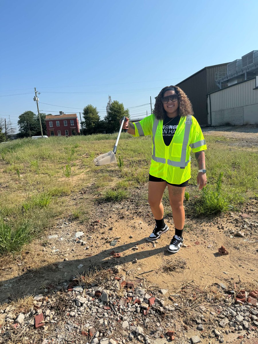 LouisvilleUL's tweet photo. A big THANK YOU to our amazing LUL family for showing up and cleaning up with @Brightside_'s Trash for Cash! Together, we beautified a 3-mile stretch and raised funds for our community. 

#LUL #TrashForCash #CommunityLove https://t.co/JY1H4ow5Uo
