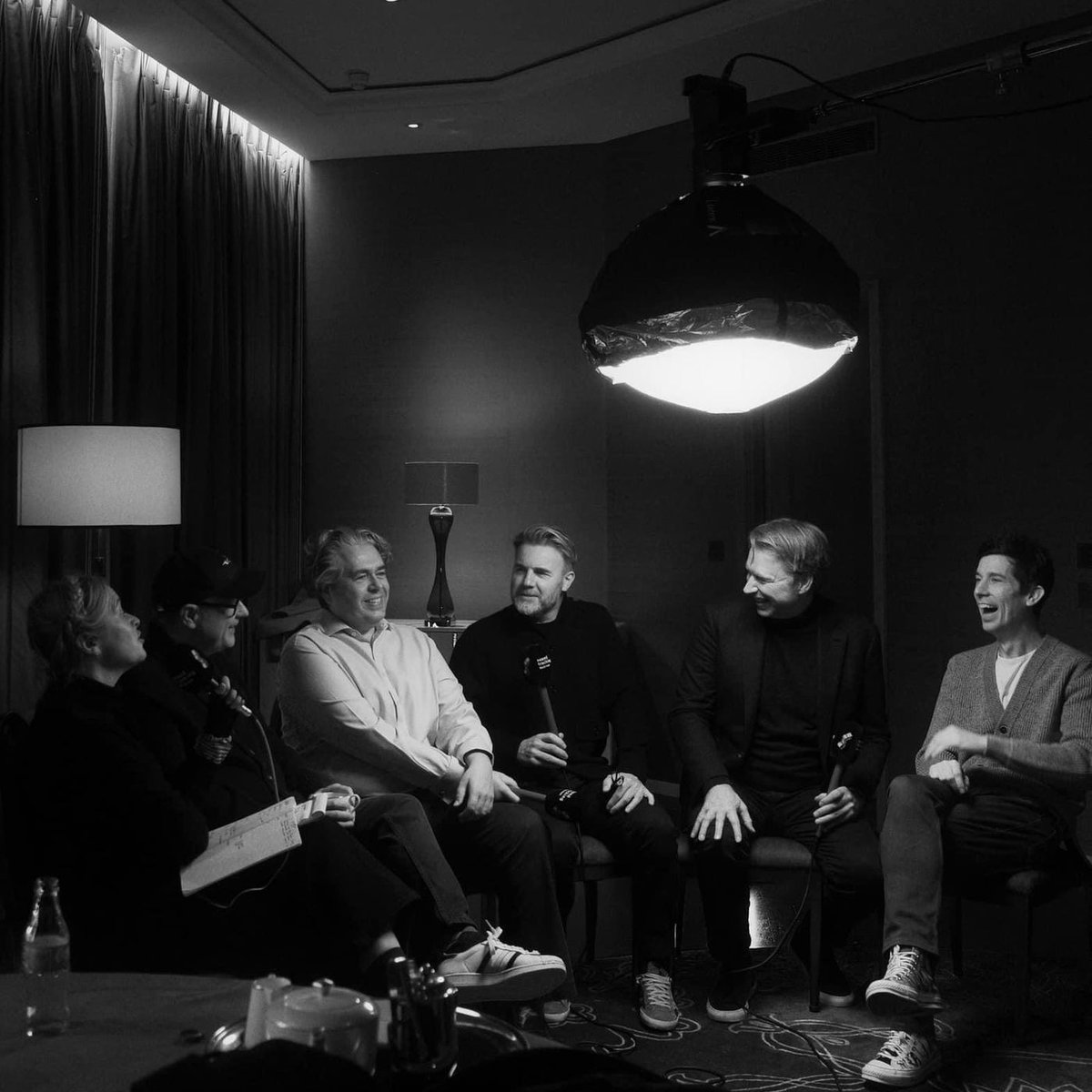 Garyismyhero's tweet photo. Let's go back in time! #blackwhite #earlierthisyear @GaryBarlow
#inclaudio https://t.co/1BXt9MZviB https://t.co/qXCboGzDpO