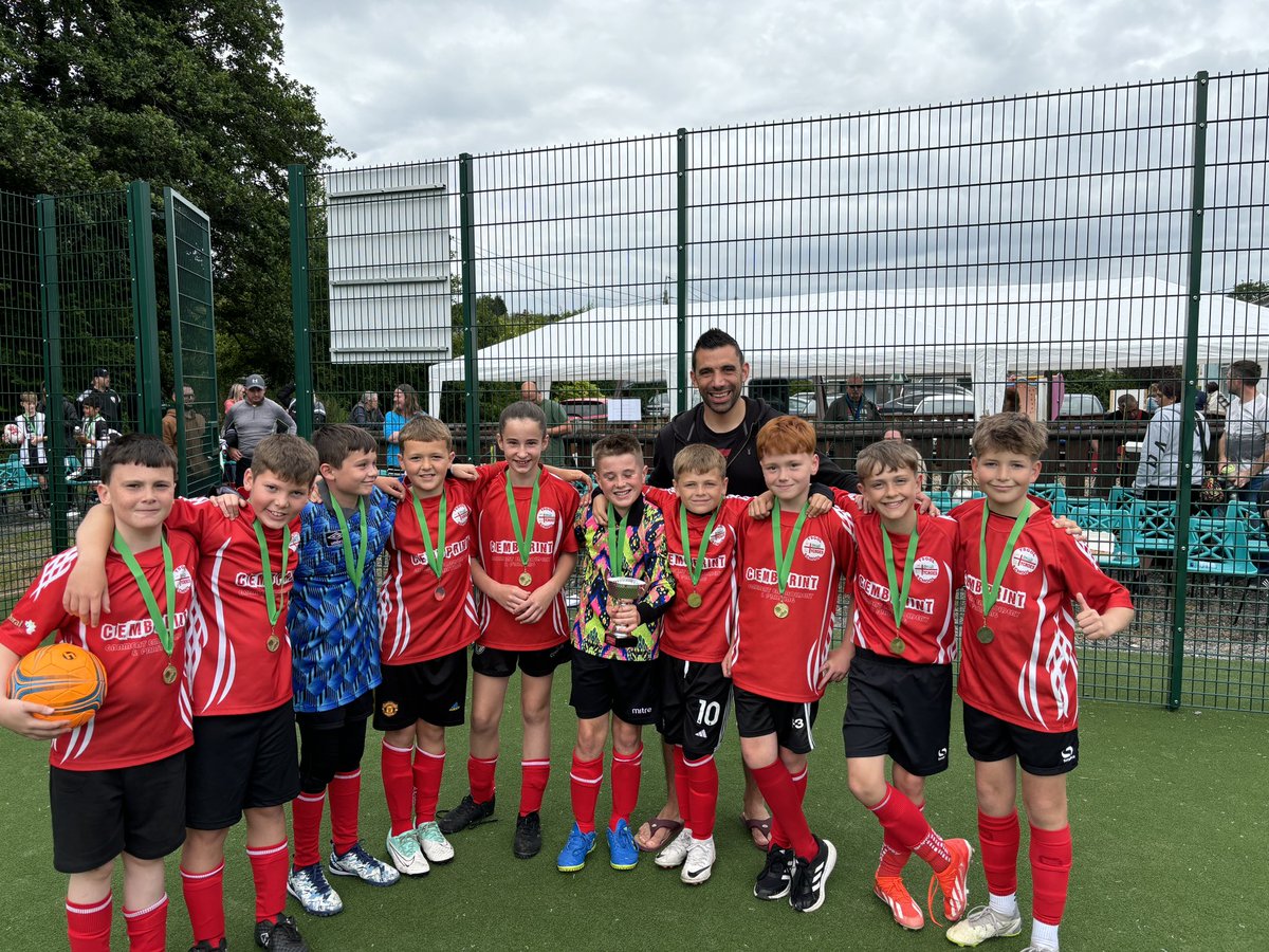 Ysgol Tycroes (@ysgoltycroes) on Twitter photo Very proud of our Y6 team for winning their tournament today. A massive thank you to the wonderful Gate Hall for hosting us on their new MUGA and to Ken Owens for having a picture with the children #YGTHAW #YGTHCI Very proud of our Y6 team for winning their tournament today. A massive thank you to the wonderful Gate Hall for hosting us on their new MUGA and to Ken Owens for having a picture with the children #YGTHAW #YGTHCI