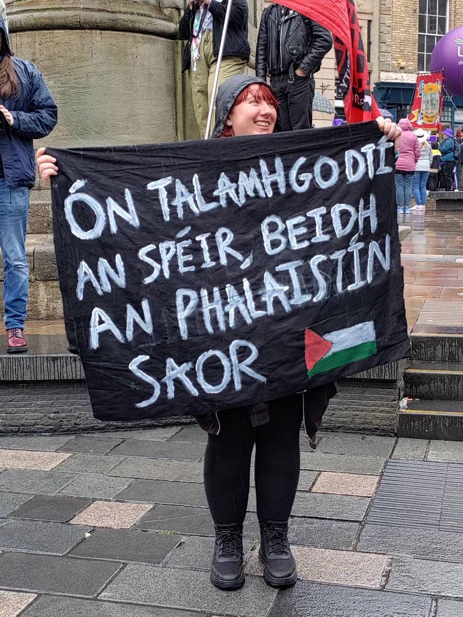 Leathbhadoiri's tweet photo. Ag an Durham Miners Gala inniu 🇵🇸 https://t.co/oaIHzpvPee