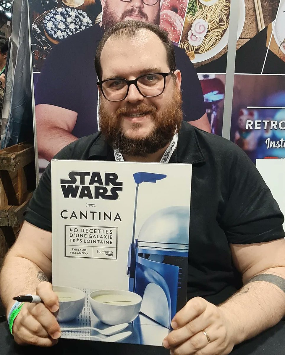 Bobafeet75's tweet image. @japanexpo @Gastronogeek #Gastronogeek 
Merci #ThibaudVillanova pour ton accueil... 
Bientôt les 10 ans... Wowwww...
#StarWars #Cantina 40 #Recettes d&apos;1 Galaxie Lointaine 
@hachetteheroes #hachetteheroes