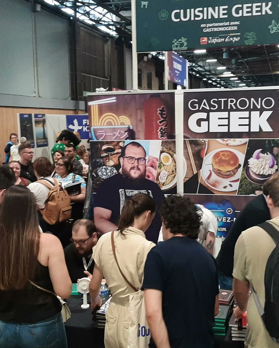 Bobafeet75's tweet image. @japanexpo @Gastronogeek #Gastronogeek 
Merci #ThibaudVillanova pour ton accueil... 
Bientôt les 10 ans... Wowwww...
#StarWars #Cantina 40 #Recettes d&apos;1 Galaxie Lointaine 
@hachetteheroes #hachetteheroes
