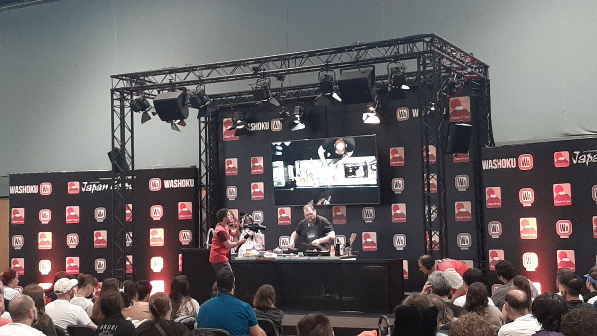 Bobafeet75's tweet image. @japanexpo @Gastronogeek #Gastronogeek 
Merci #ThibaudVillanova pour ton accueil... 
Bientôt les 10 ans... Wowwww...
#StarWars #Cantina 40 #Recettes d&apos;1 Galaxie Lointaine 
@hachetteheroes #hachetteheroes