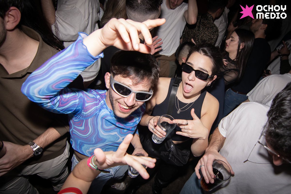 ochoymedioclub's tweet photo. Esta noche nos vemos en la pista!! 🫶🏼💖 @SayYesDJ y @ZazaMadrid mano a mano en una noche completa de #OchoymedioDjs hasta el amanecer! Nos vemos en unas horas!

Entradas: https://t.co/BInBmBk6Sj

📸 @Adrian_YR_ https://t.co/CYuTKXG5Wm