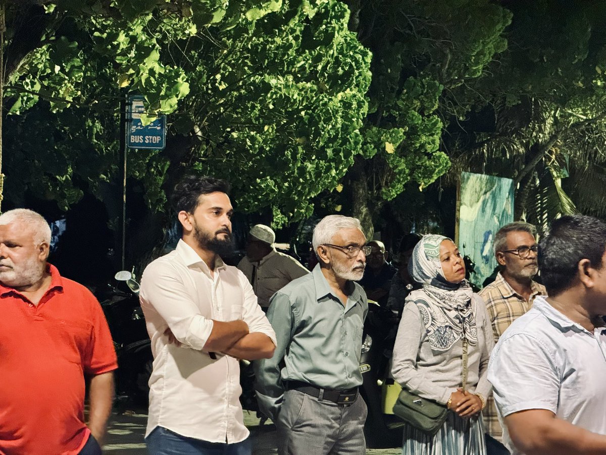 TheDemocratsMV's tweet photo. މިރޭގެ ފުވައްމުލަކު ކަންމަތީ ބައްދަލުވުމުގެ ތެރެއިން. https://t.co/0BXF3OIung