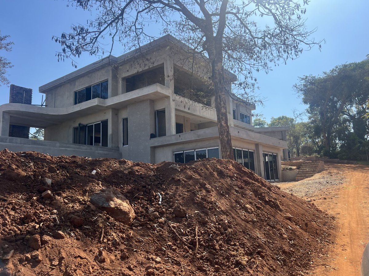 AluminInstinct's tweet photo. We do quality aluminum windows, doors and partitions, inbox us for a quote +263 7 78989599 https://t.co/n8HuGGSBeY