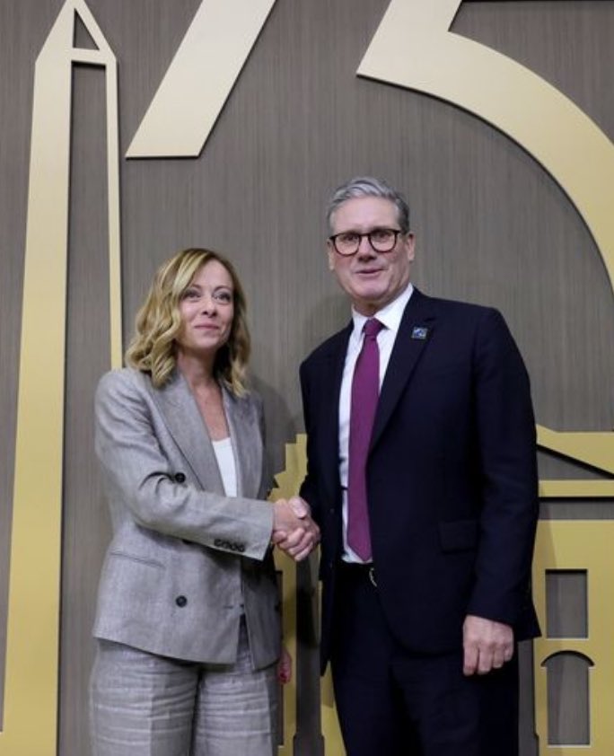 "Great to meet you, Mrs Meloni! I don't know if you knew this but mio padre era un fabbricante di utensili."