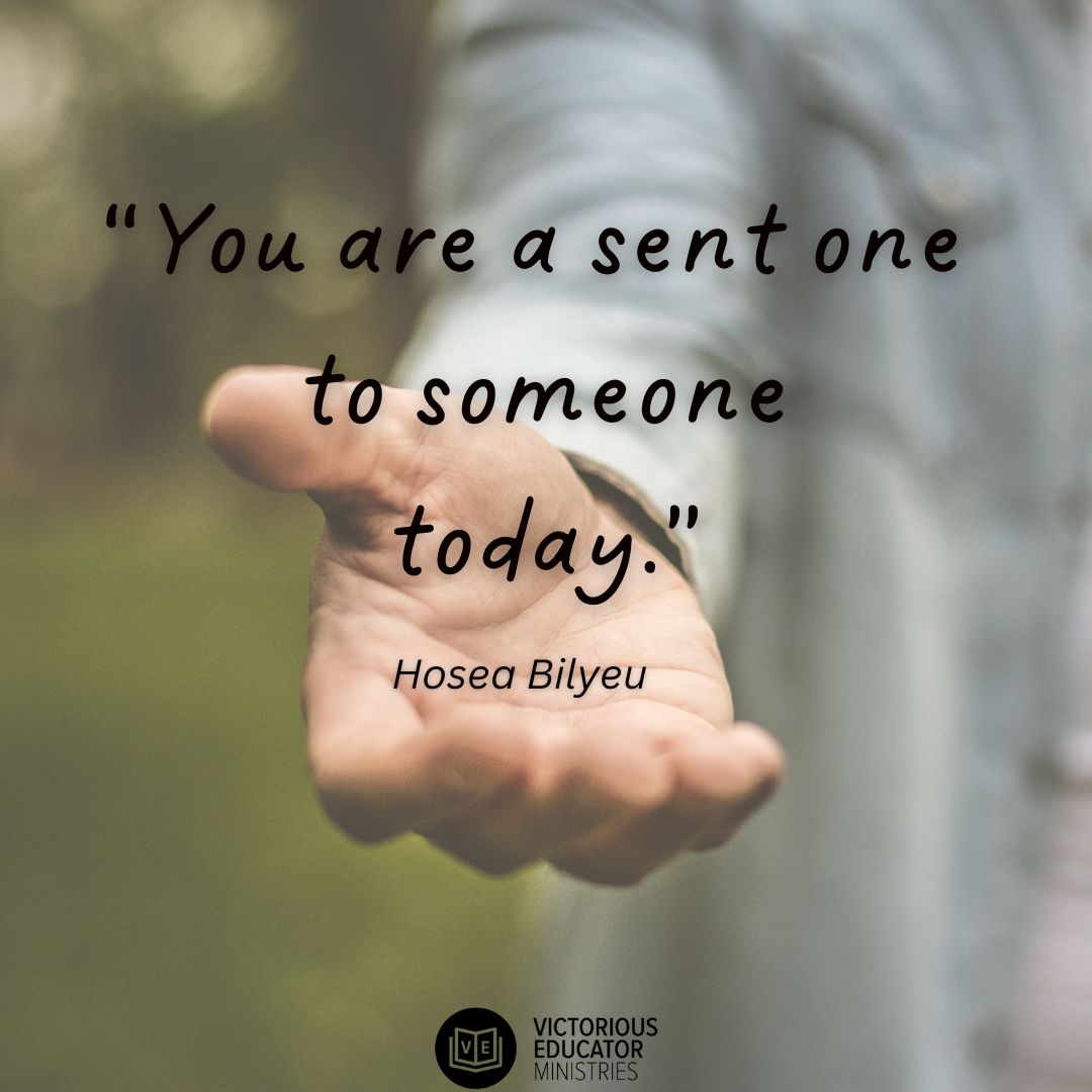 JackieMinorVEM's tweet photo. Someone needs to see the light of Jesus through you today. Stay alert. You are being sent! I Peter 3:15 #victoriouseducator #SentToServe #senttolove #shineyourlight #mondaymotivation #mondayencouragement https://t.co/ROKsEdy8zc