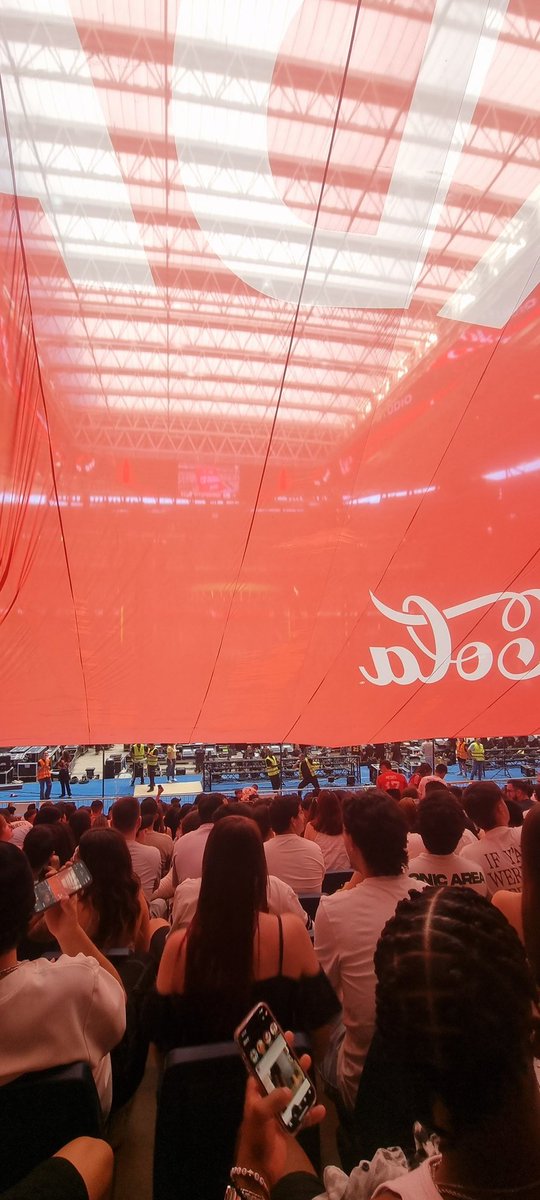 CactusTlp's tweet image. QUE QUITEN ESTO DE EN MEDIO QUE NO VEO NADA TU @IbaiLlanos