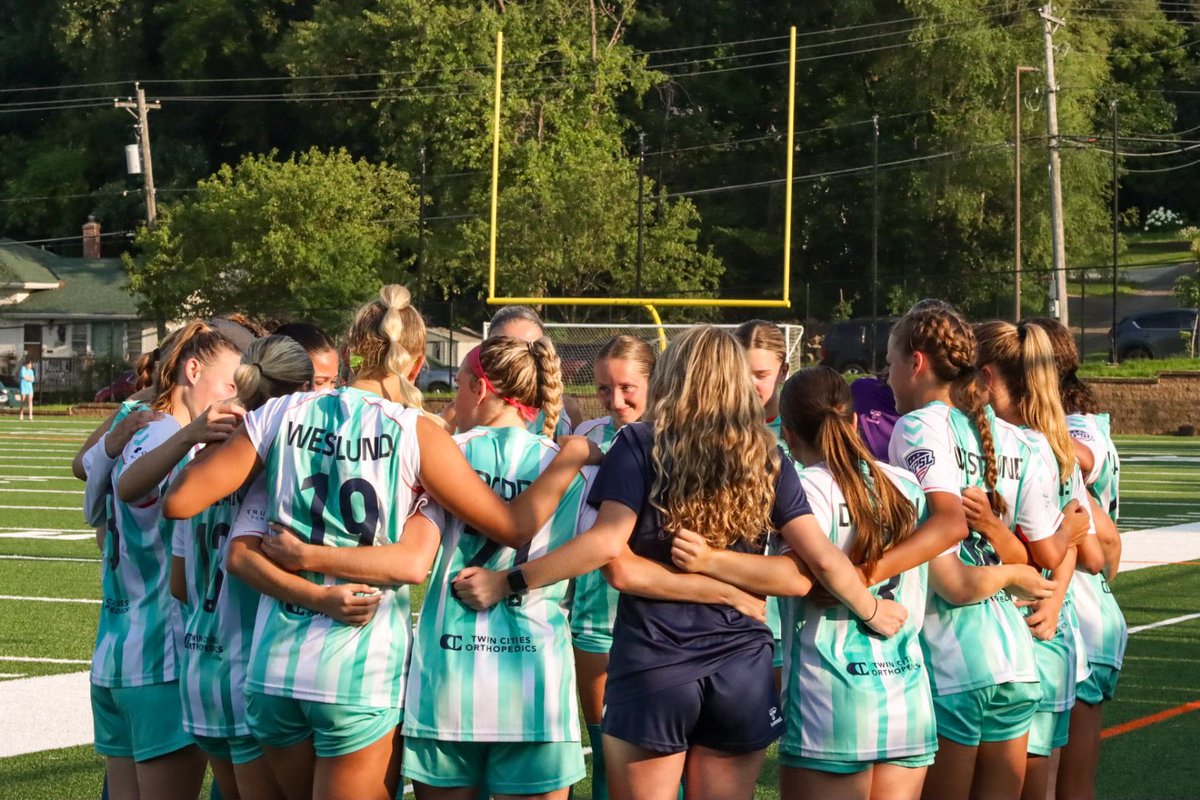 MNAuroraFC2's tweet image. Left it all out on the pitch last night and now we’re championship bound. 

See you tomorrow💫