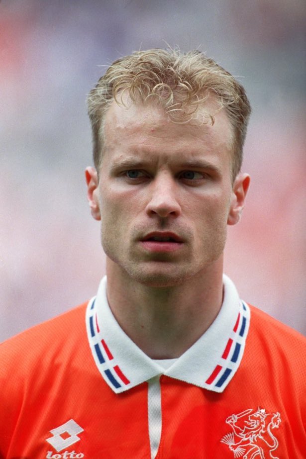 FootballRemind's tweet photo. Which of these players was better?

Dennis Bergkamp 🇳🇱 
or
Eric Cantona 🇫🇷 

Vote below 👇 https://t.co/0hiVrNcBMX