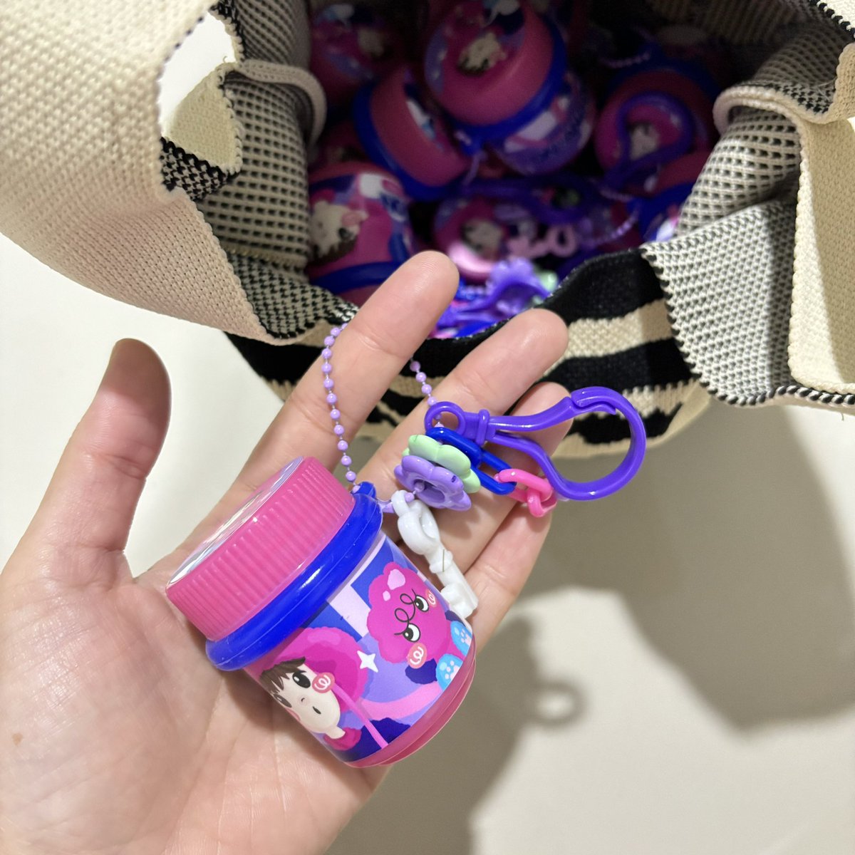 IIIIIII_W52's tweet image. ครั้งแรกเลยที่ทำกอวไม่รู้จะไปแจกยังไง ไอเทมแก้ปวดหัววิงเวียนคลื่นเหียนเป็นลมแค่เปิดดมก็หอมชื่นใจ มารับกันเยอะๆนะคะ 🥹 #KEY #SHINee #2024KEYLANDinBKK