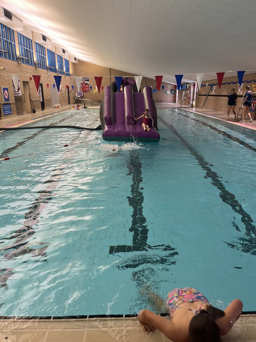 pelrwydpesda's tweet photo. Splish splash…..Parti Diwedd Tymor 
🩱🏊‍♀️

Diolch @BywnIachCymru Caernarfon 

@YsgLlanllechid @Ysgolpenybryn https://t.co/KU3PTTppgh