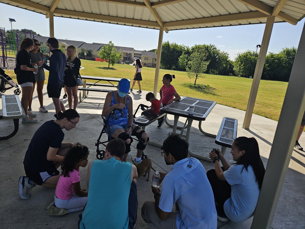 CrompyDO's tweet photo. An amazing turnout for #WalkWithADoc today!!! 🤩 we learned about the importance of hydration in this Texas heat 🥵 and spent time walking and visiting 🚶🏾‍♀️💜  looking forward to seeing everyone next month! Save the date for Sat 8/10/24 https://t.co/suF4sga31A
